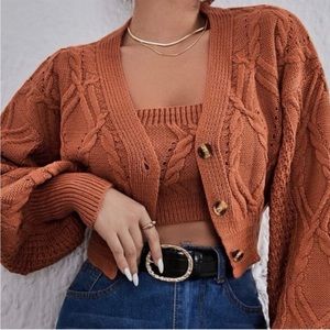 Cable Knit Tube & Bishop Sleeve Button
Front Crop Cardigan Set